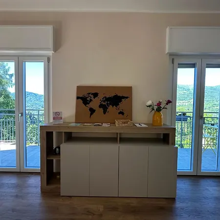 Quiet Corner - Comer By Interhome 아파트